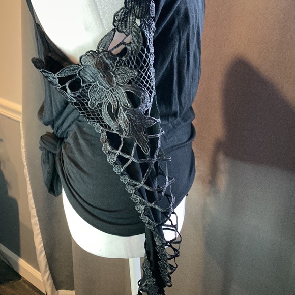 WOMENS SZ XL BLACK LIAM KIM OFF THE SHOULDER FLORAL PEEK A BOO LONG SLEEVE - Picture 4 of 8